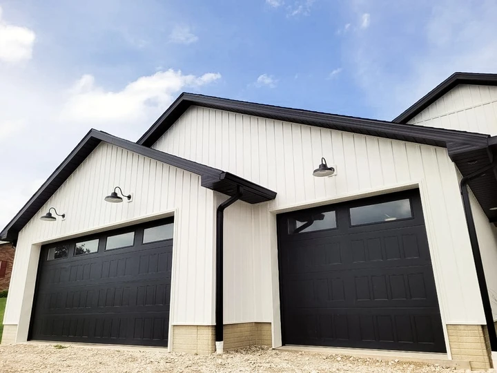 Modern garage doors in Florissant.