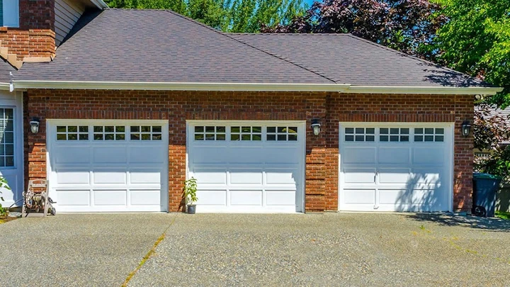A & R Door Service Inc in Kenosha